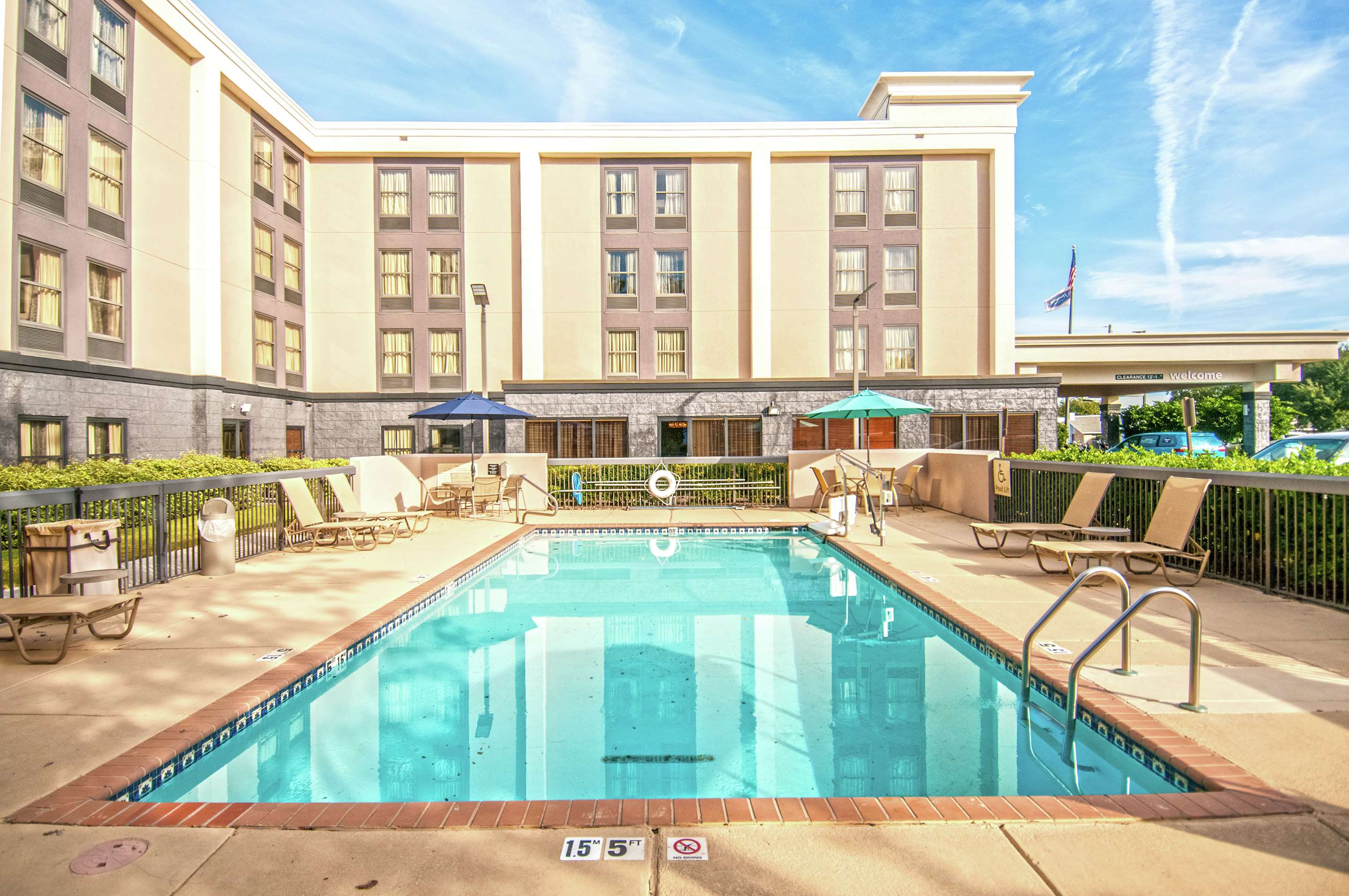Pool | Hampton Inn Shreveport/Bossier City