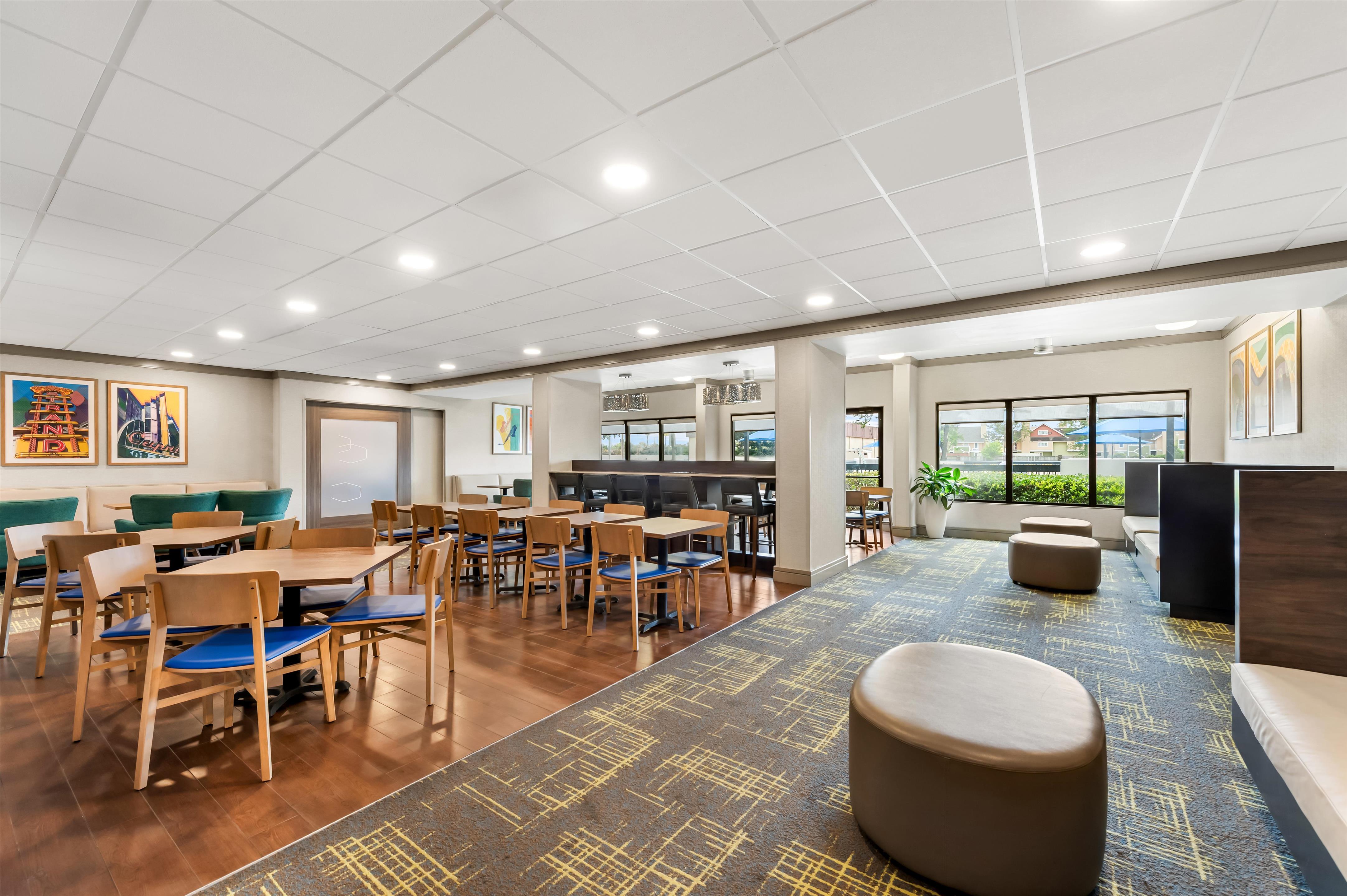 Breakfast Area | Hampton Inn by Hilton Shreveport/Bossier City