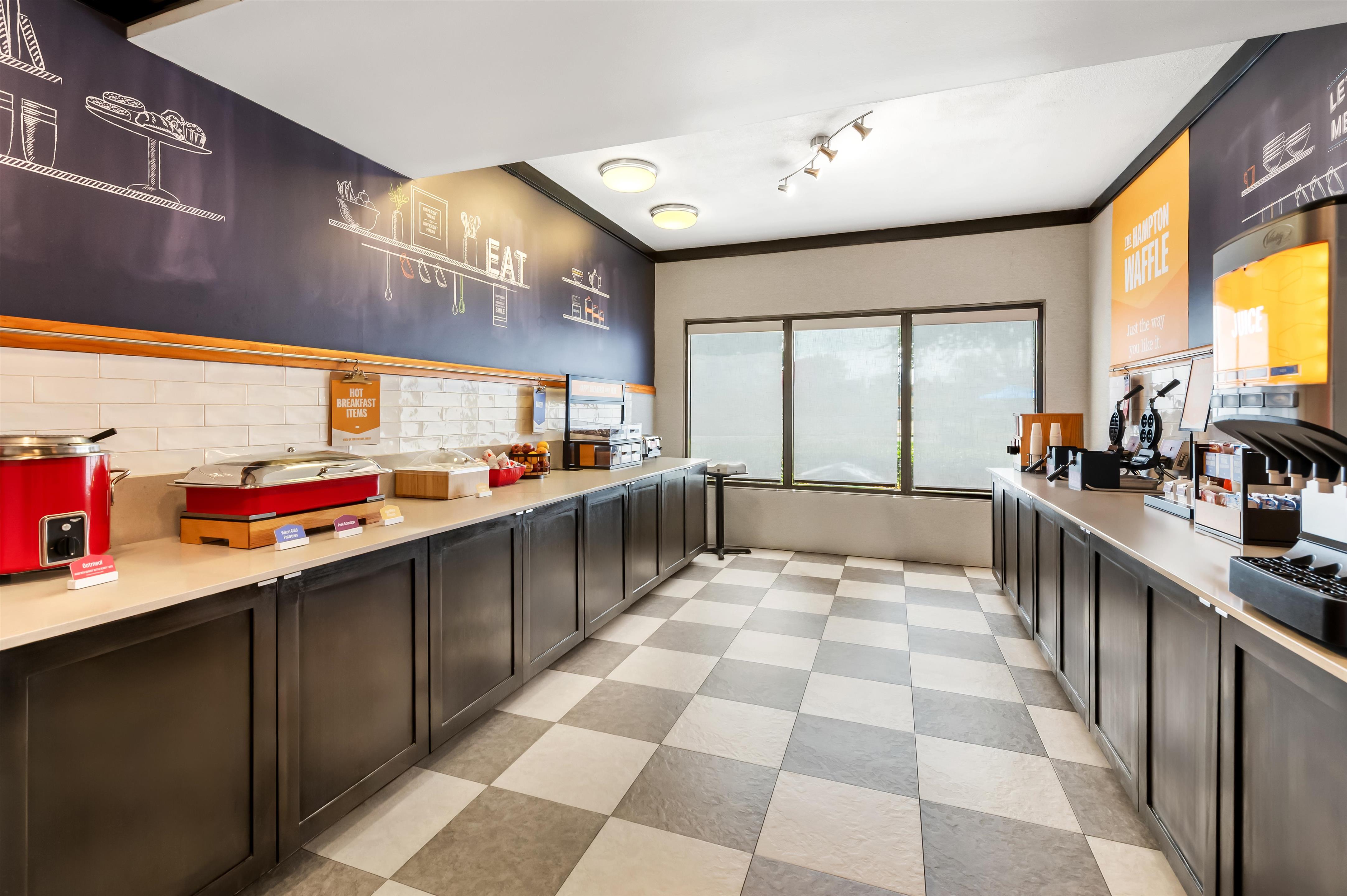 Breakfast Area | Hampton Inn by Hilton Shreveport/Bossier City