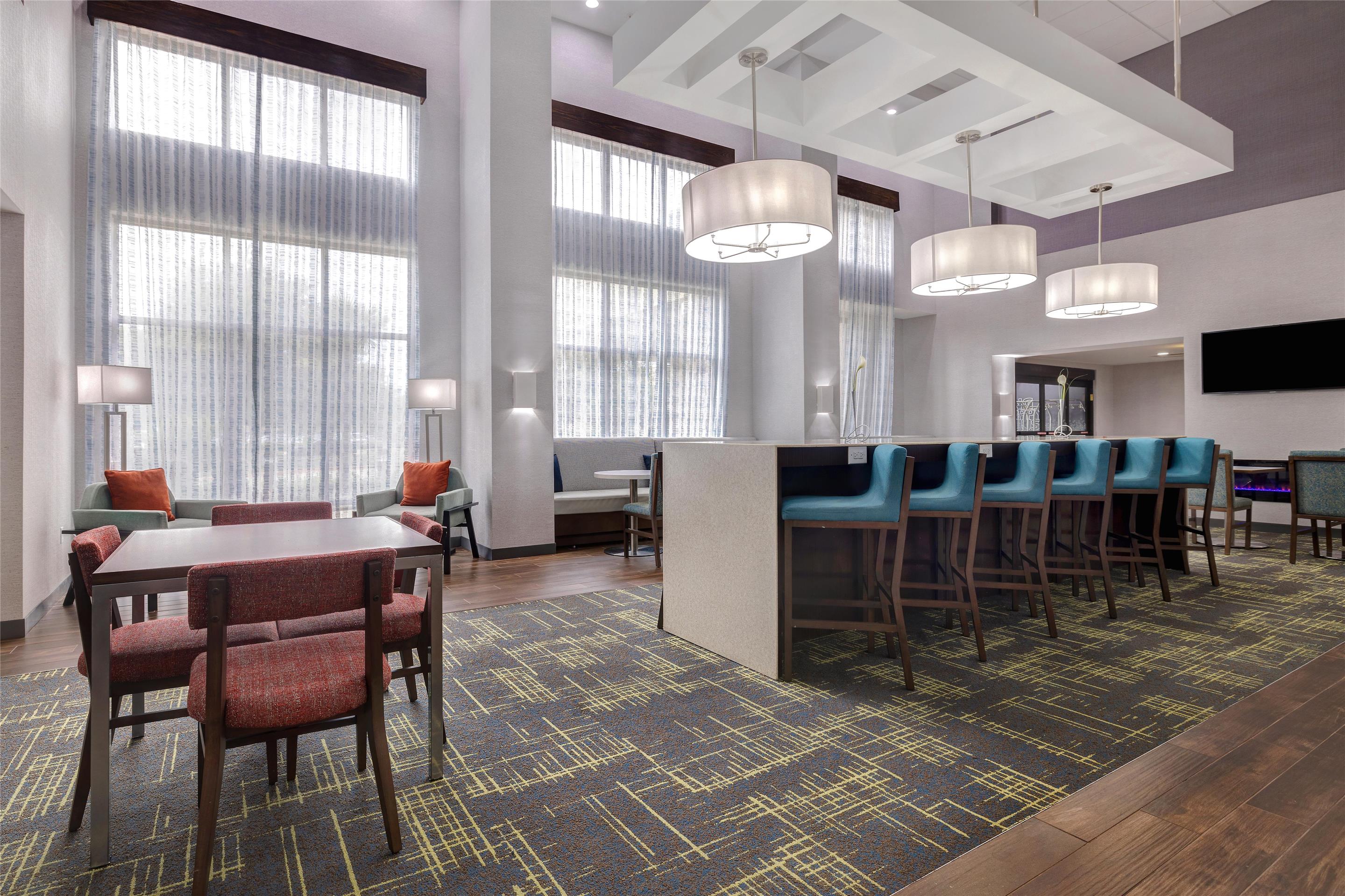 Breakfast Area | Hampton Inn & Suites Shreveport/South