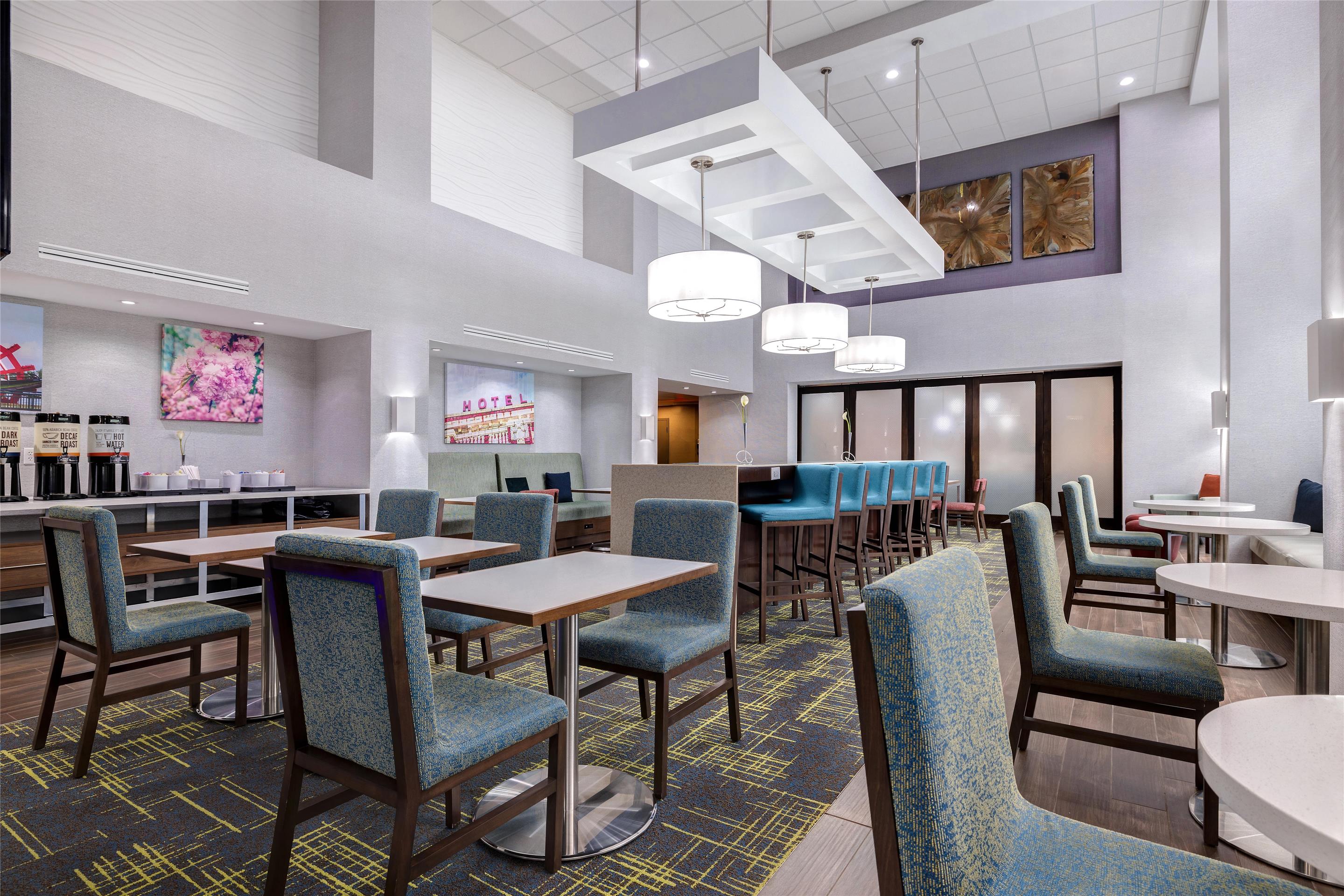 Breakfast Area | Hampton Inn & Suites Shreveport/South