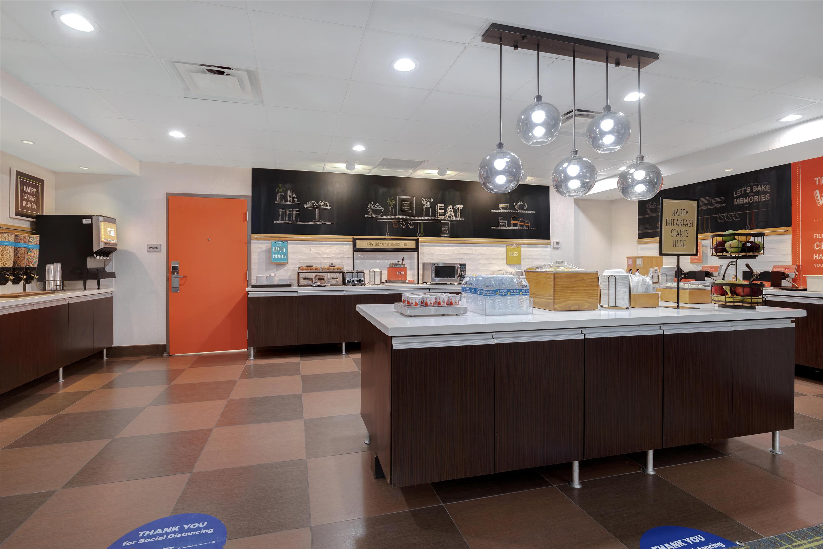 Breakfast Area | Hampton Inn & Suites Shreveport/South