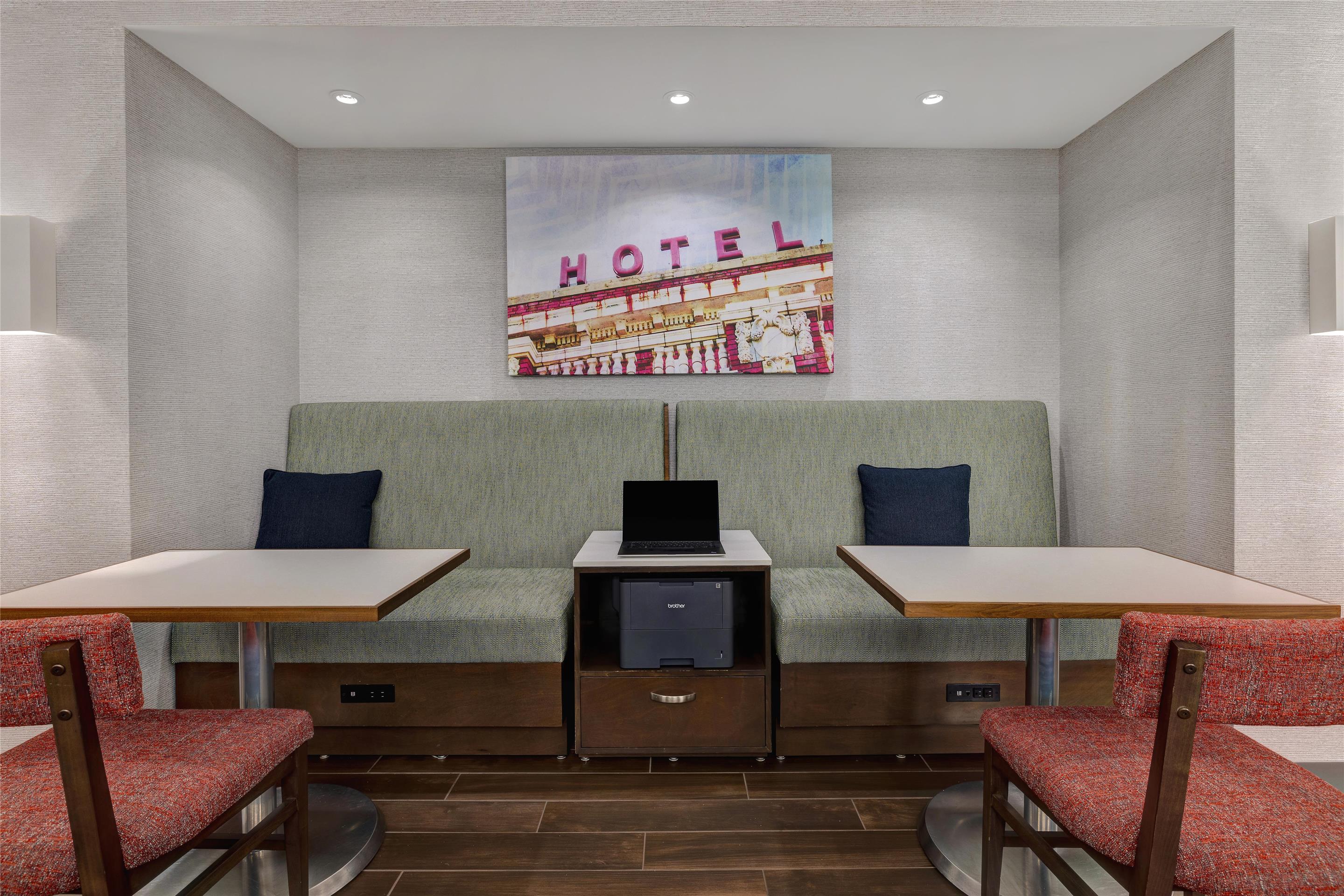 Business Center | Hampton Inn & Suites Shreveport/South