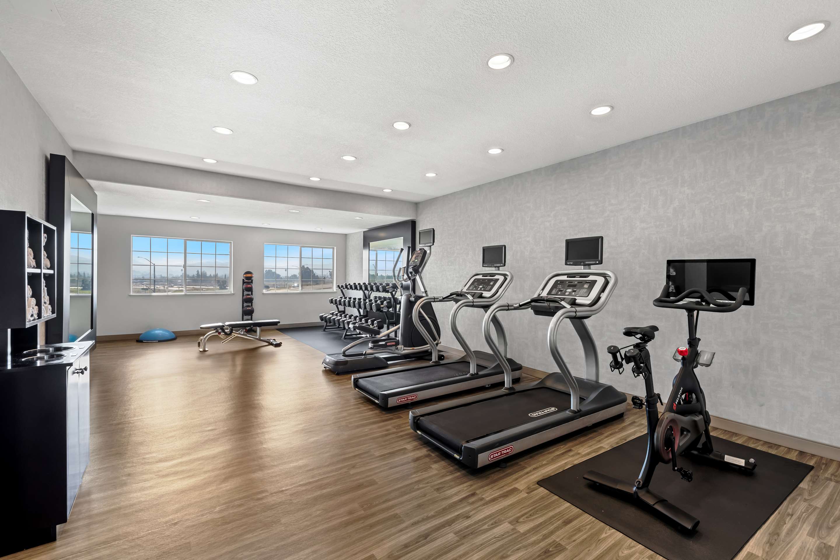 Health club fitness center gym | Hampton Inn Morgan Hill