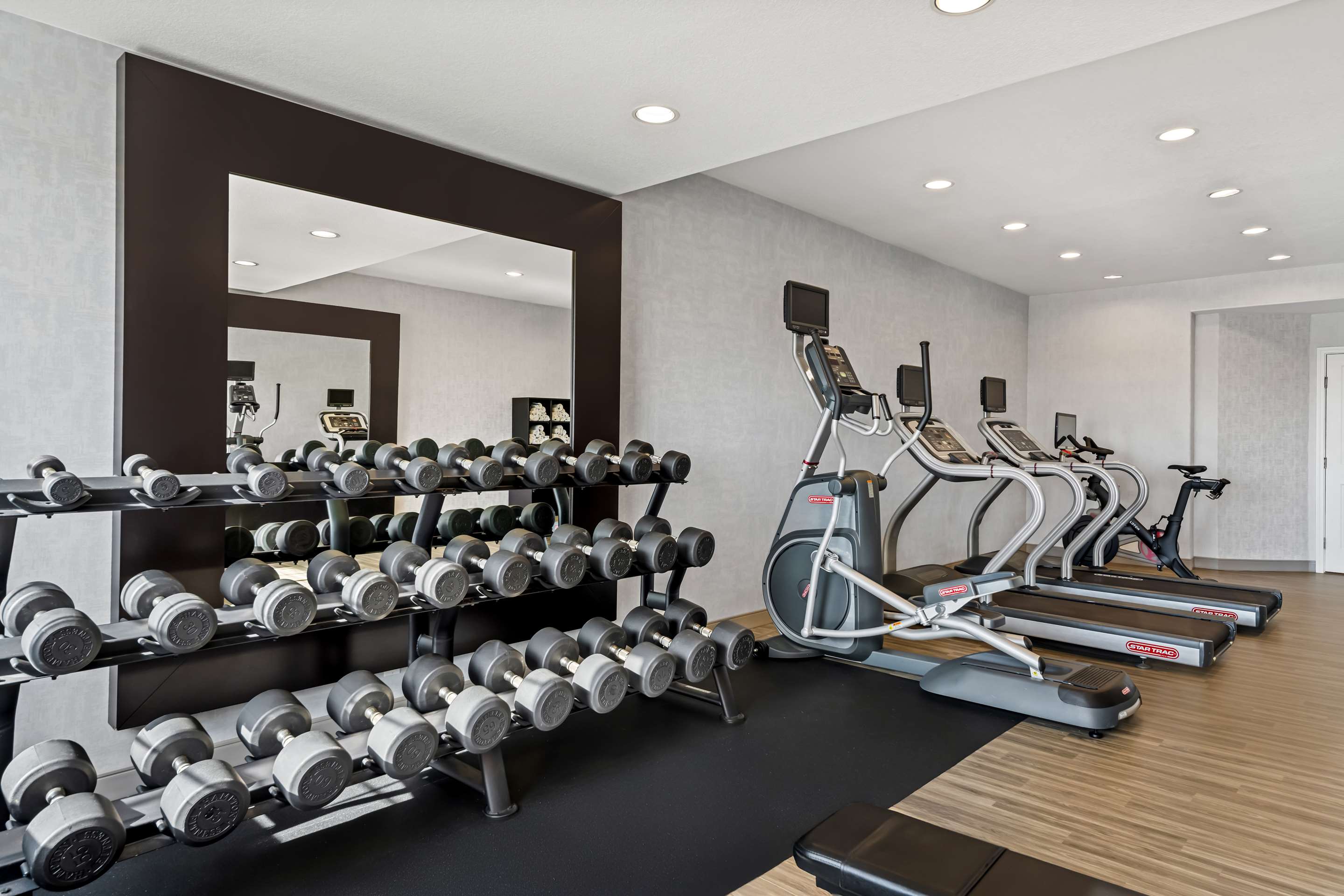 Health club fitness center gym | Hampton Inn Morgan Hill