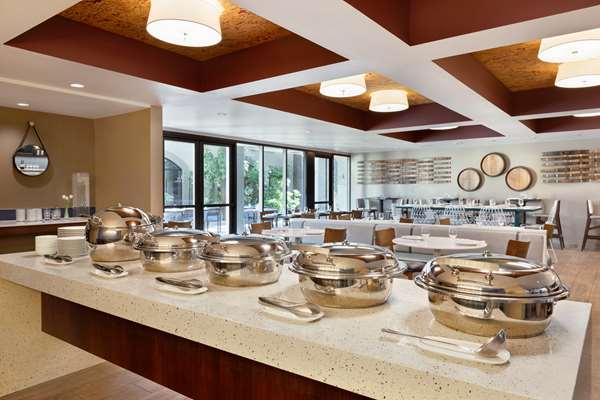 Restaurant - DoubleTree by Hilton Hotel Pruneyard Plaza Campbell