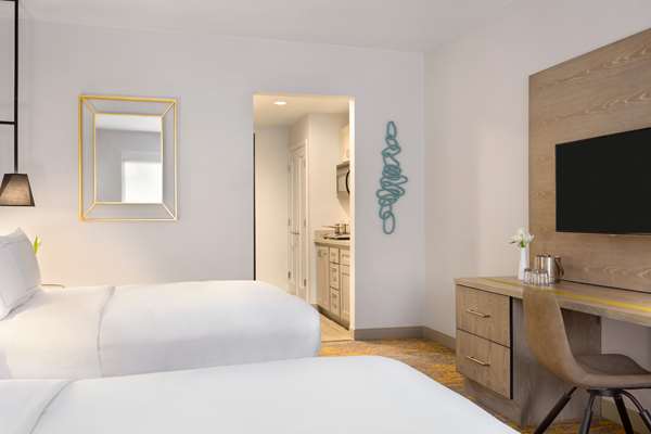  - DoubleTree by Hilton Hotel Pruneyard Plaza Campbell