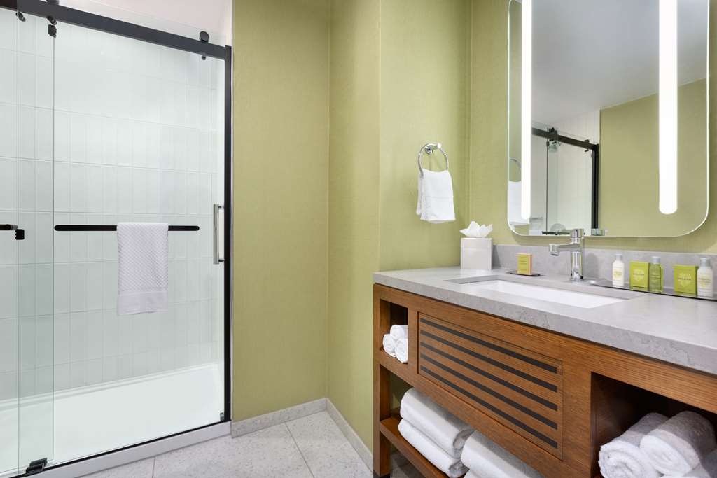 Doubletree by Hilton Campbell - Pruneyard Plaza Room Type - 2 QUEEN BED HEARING ACCESS