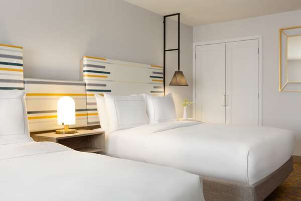  - DoubleTree by Hilton Hotel Pruneyard Plaza Campbell