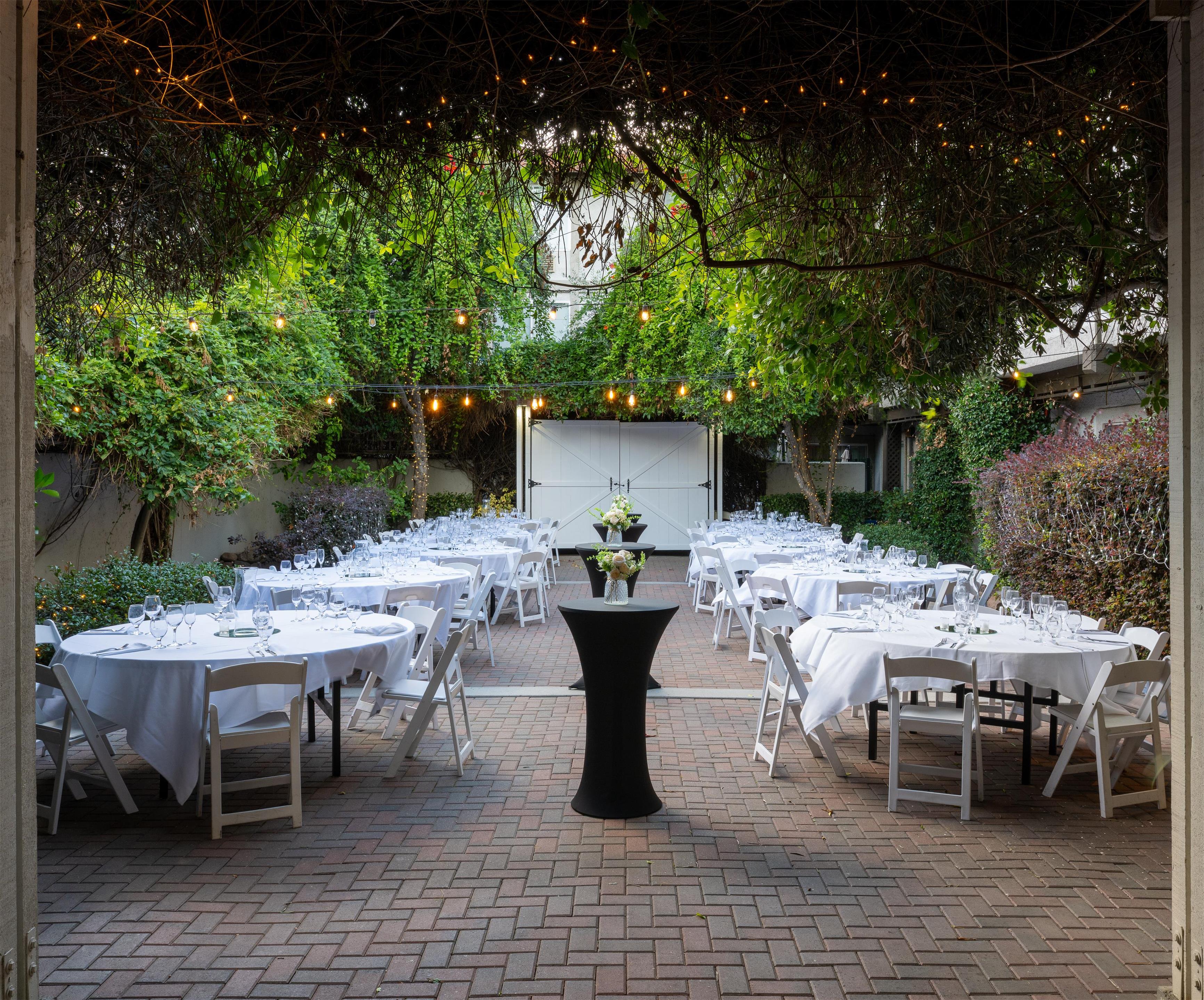 Exterior | Doubletree by Hilton Campbell - Pruneyard Plaza