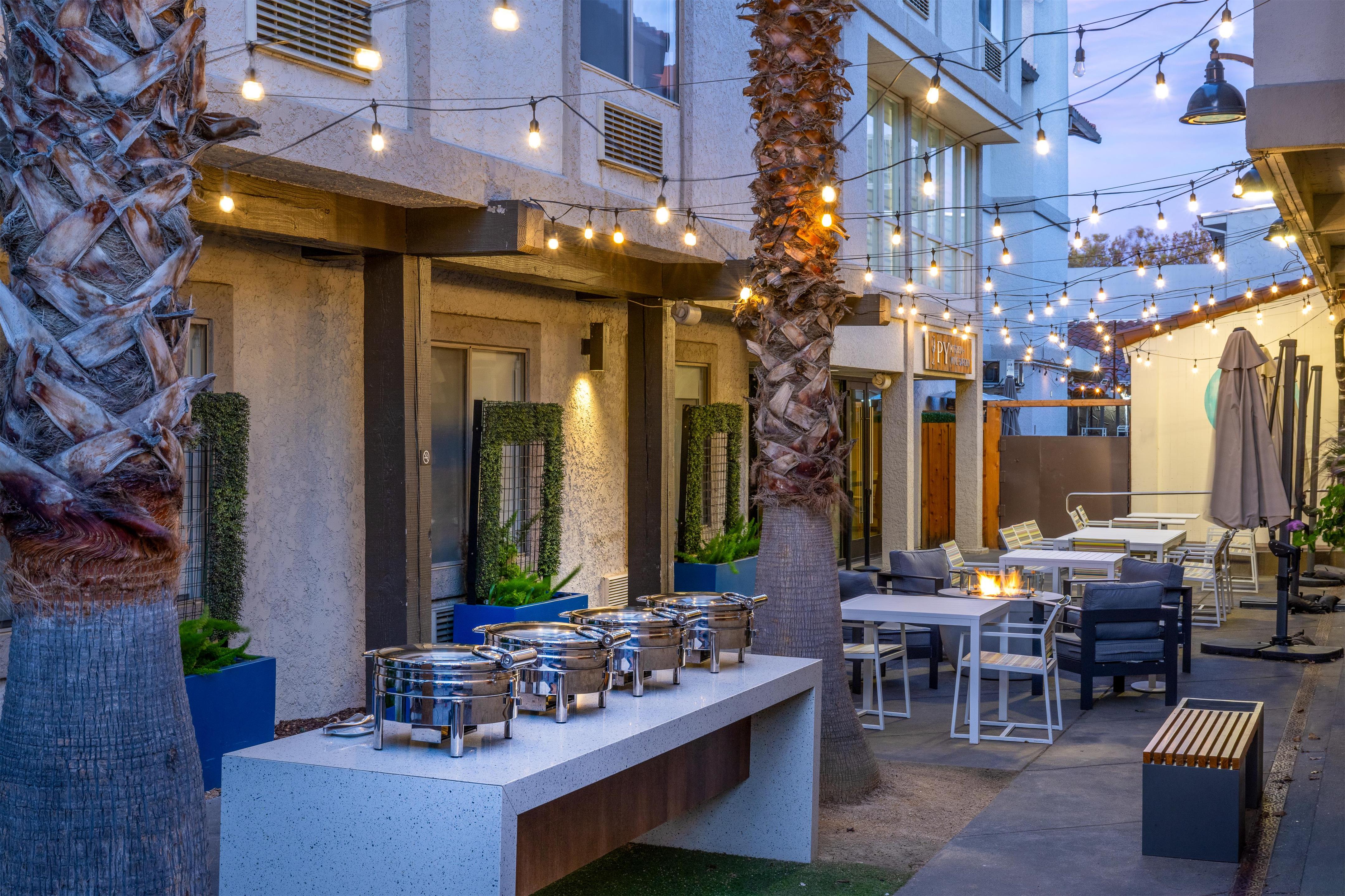 Exterior | Doubletree by Hilton Campbell - Pruneyard Plaza