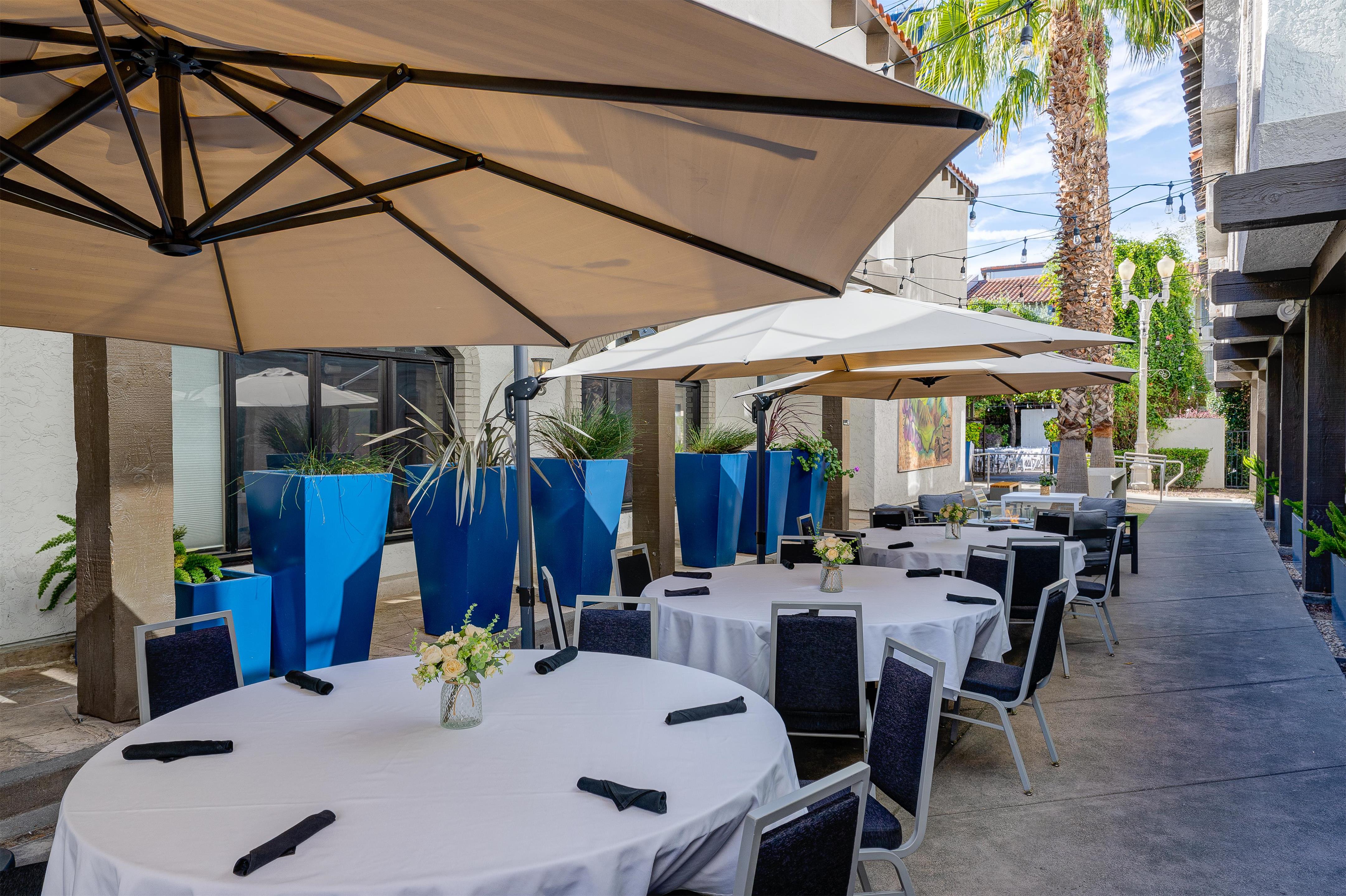 Exterior | Doubletree by Hilton Campbell - Pruneyard Plaza