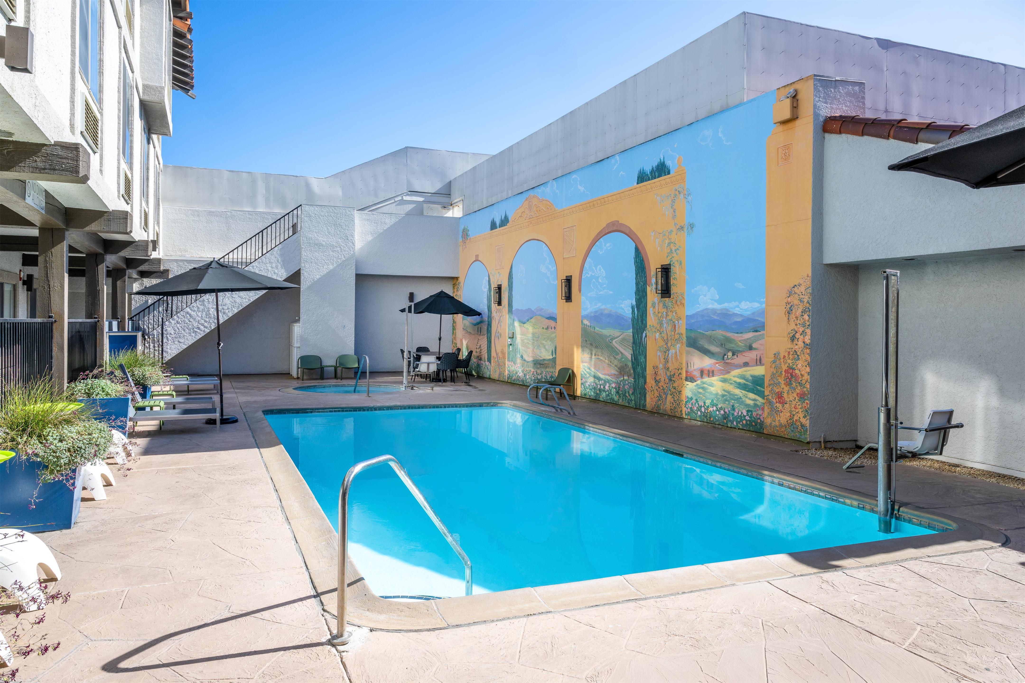 Pool | Doubletree by Hilton Campbell - Pruneyard Plaza