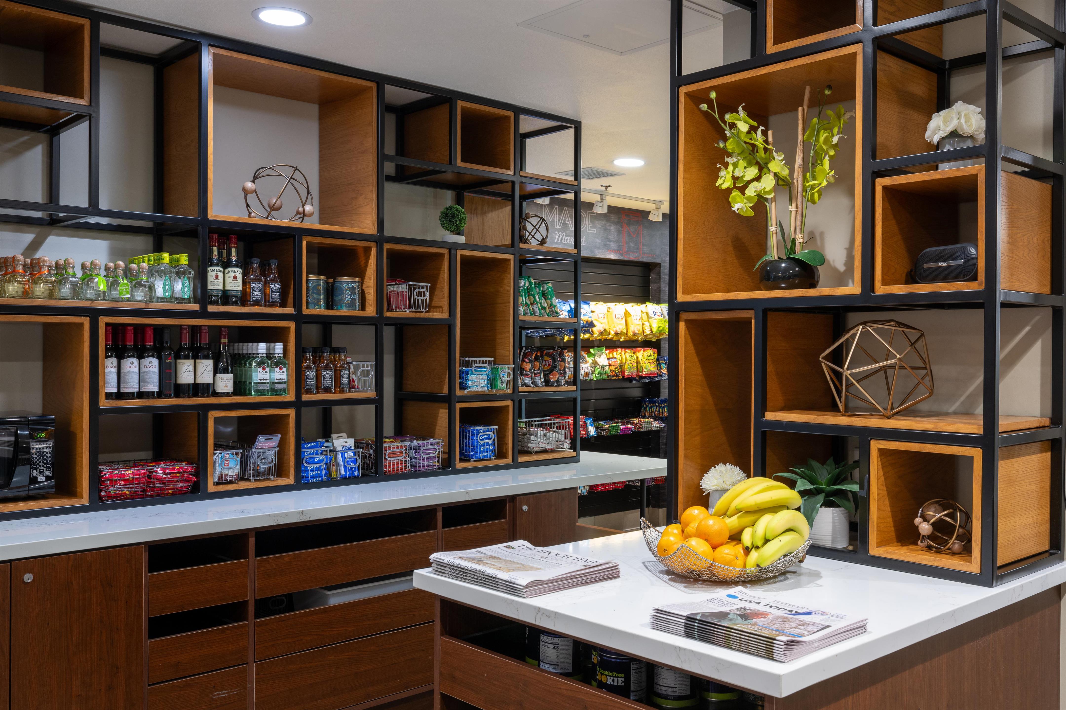 Restaurant | Doubletree by Hilton Campbell - Pruneyard Plaza