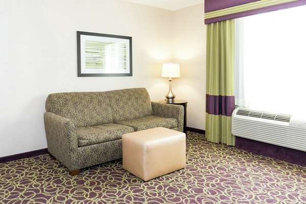  - Hampton Inn Milan - I-80 & I-90, Exit 118