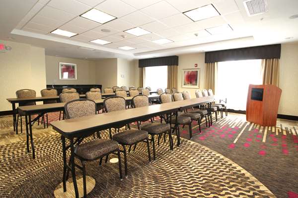  - Hampton Inn Milan - I-80 & I-90, Exit 118