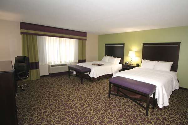  - Hampton Inn Milan - I-80 & I-90, Exit 118