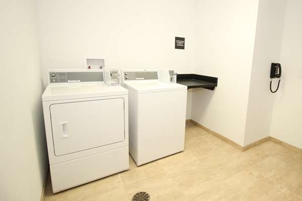  - Hampton Inn Milan - I-80 & I-90, Exit 118