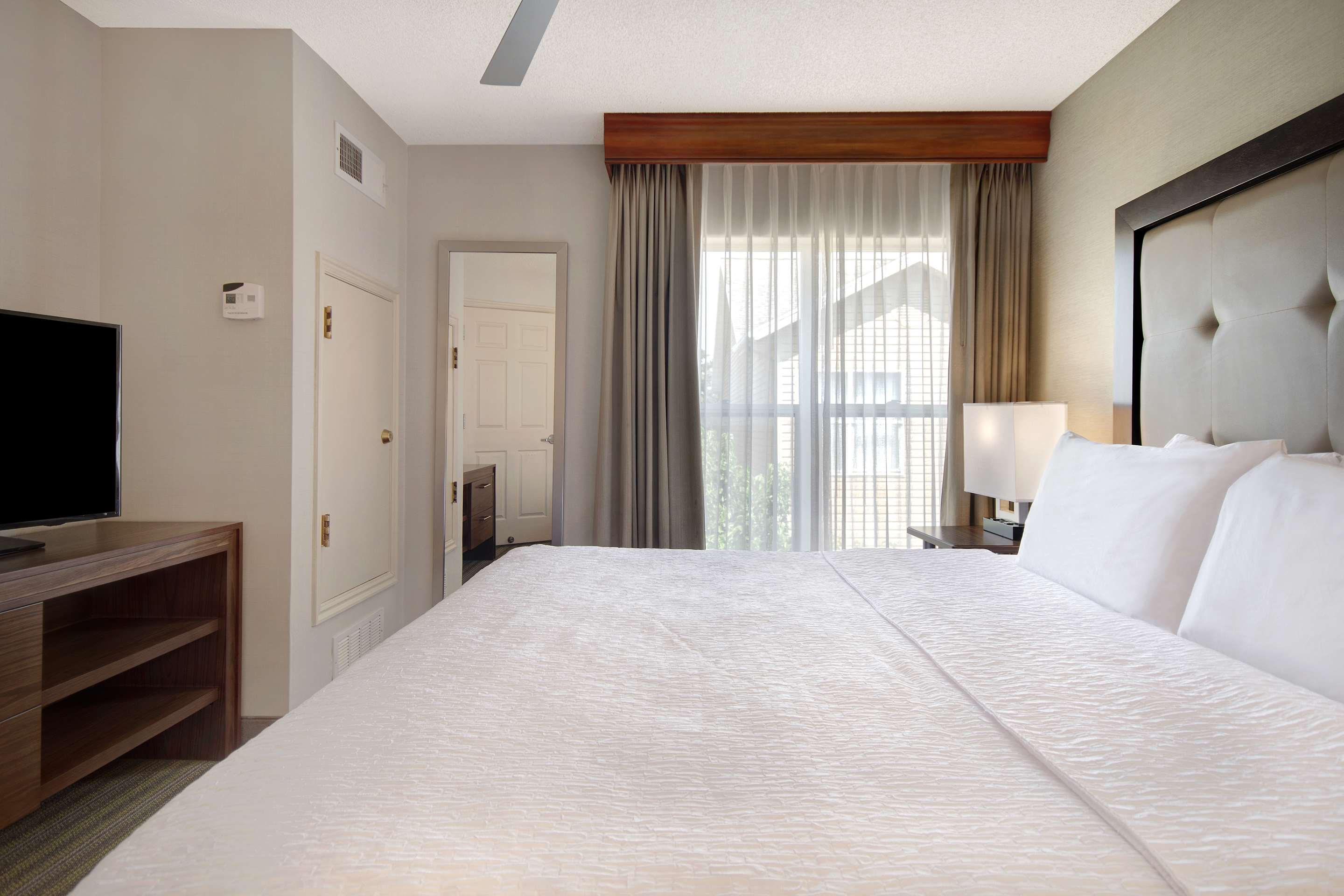 1 King Bed 1 Bedroom Fireplace Suite