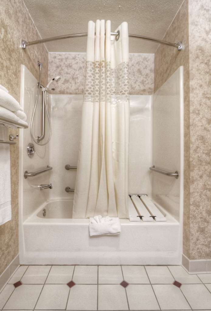 Hampton Inn Salt Lake City-Layton-guestroom-Guest Room,Bathroom,On-Site.jpg