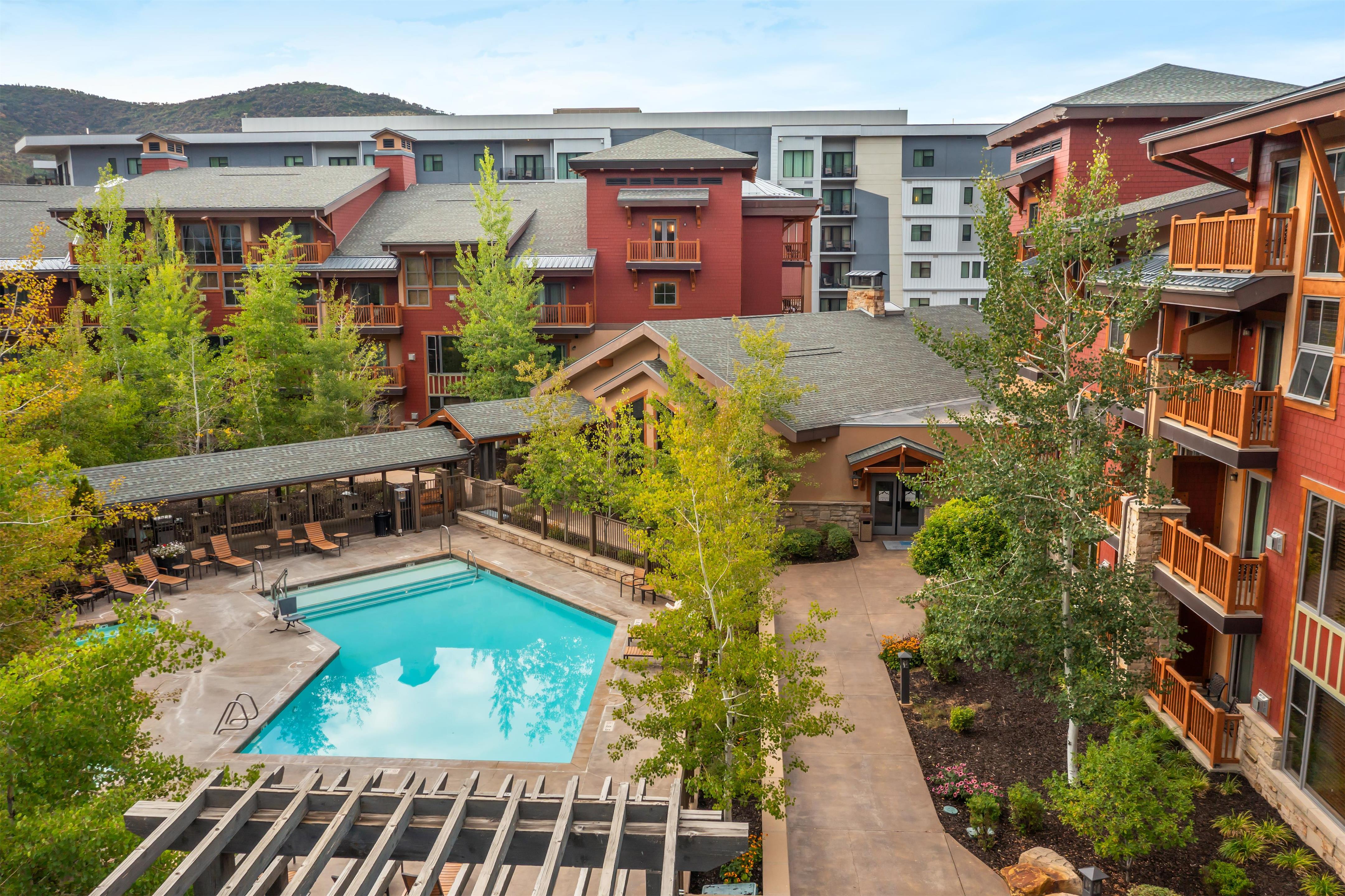 Pool | Hilton Grand Vacations Club Sunrise Lodge Park City