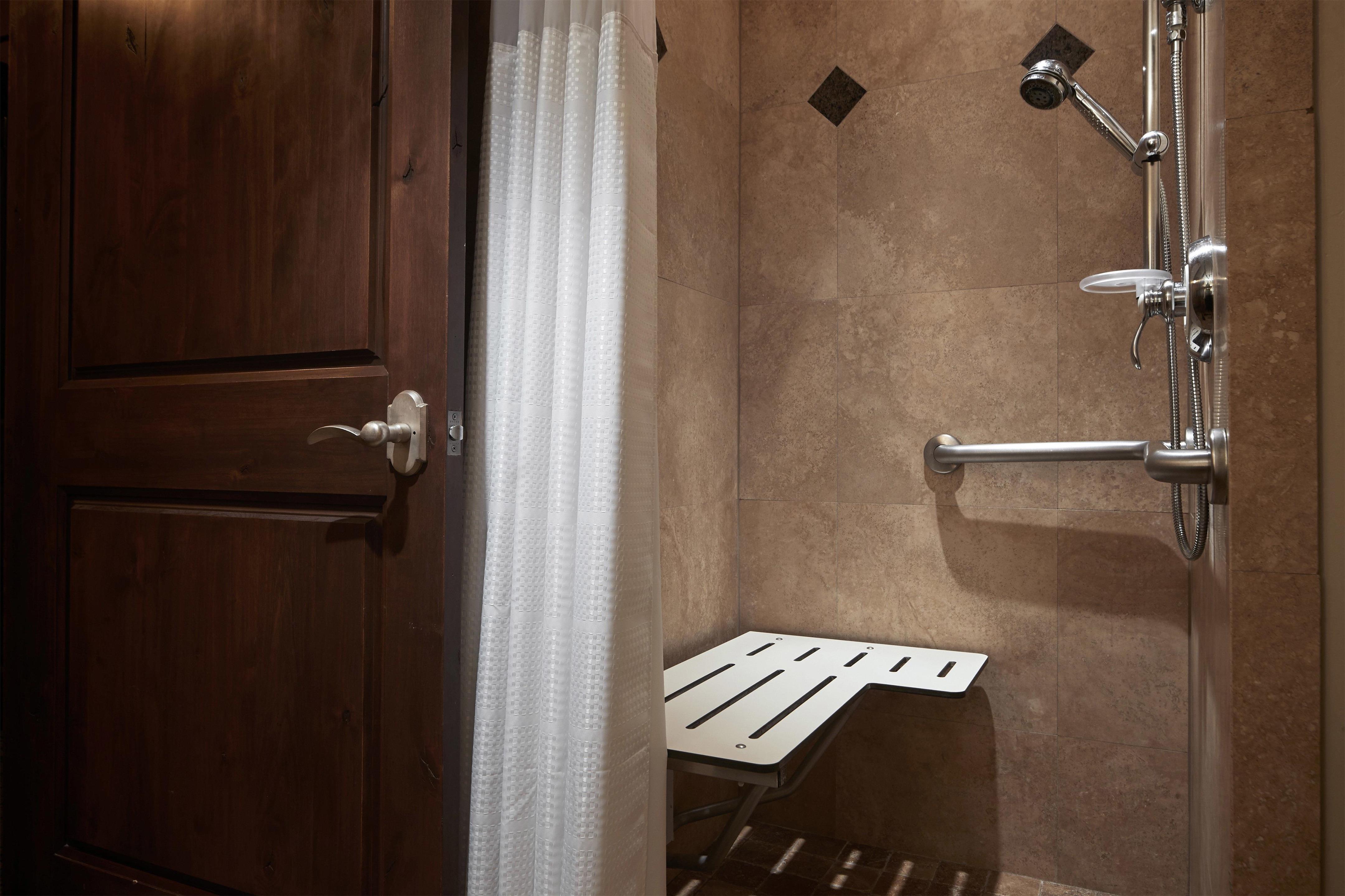 Guest room bath