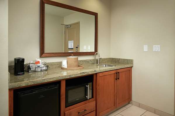  - Hampton Inn & Suites Salem - I-5, Exit 253