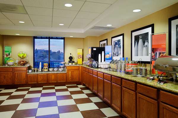 Restaurant - Hampton Inn & Suites Arroyo Grande