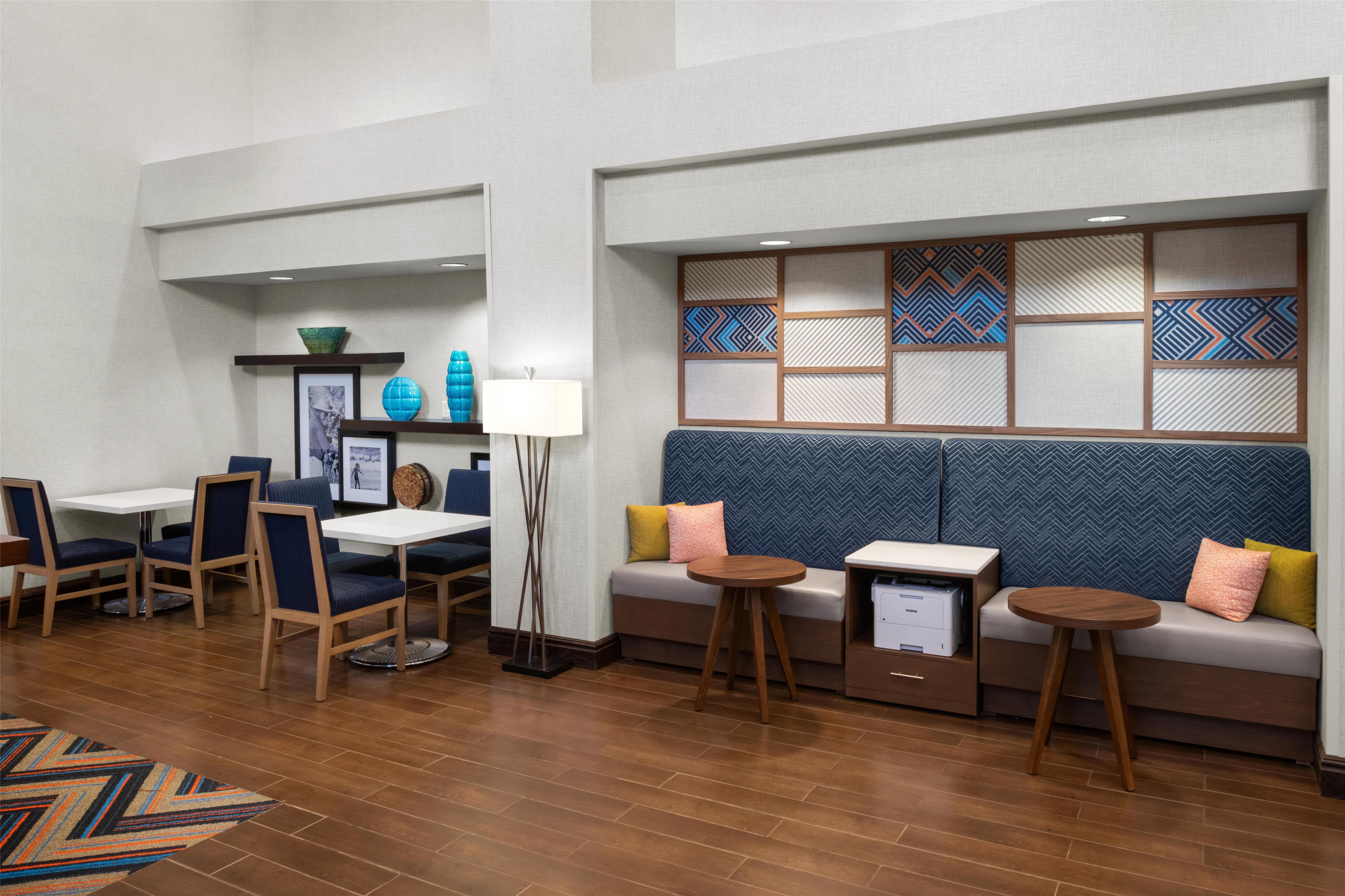 Breakfast Area | Hampton Inn & Suites Arroyo Grande/Pismo Beach Area, CA