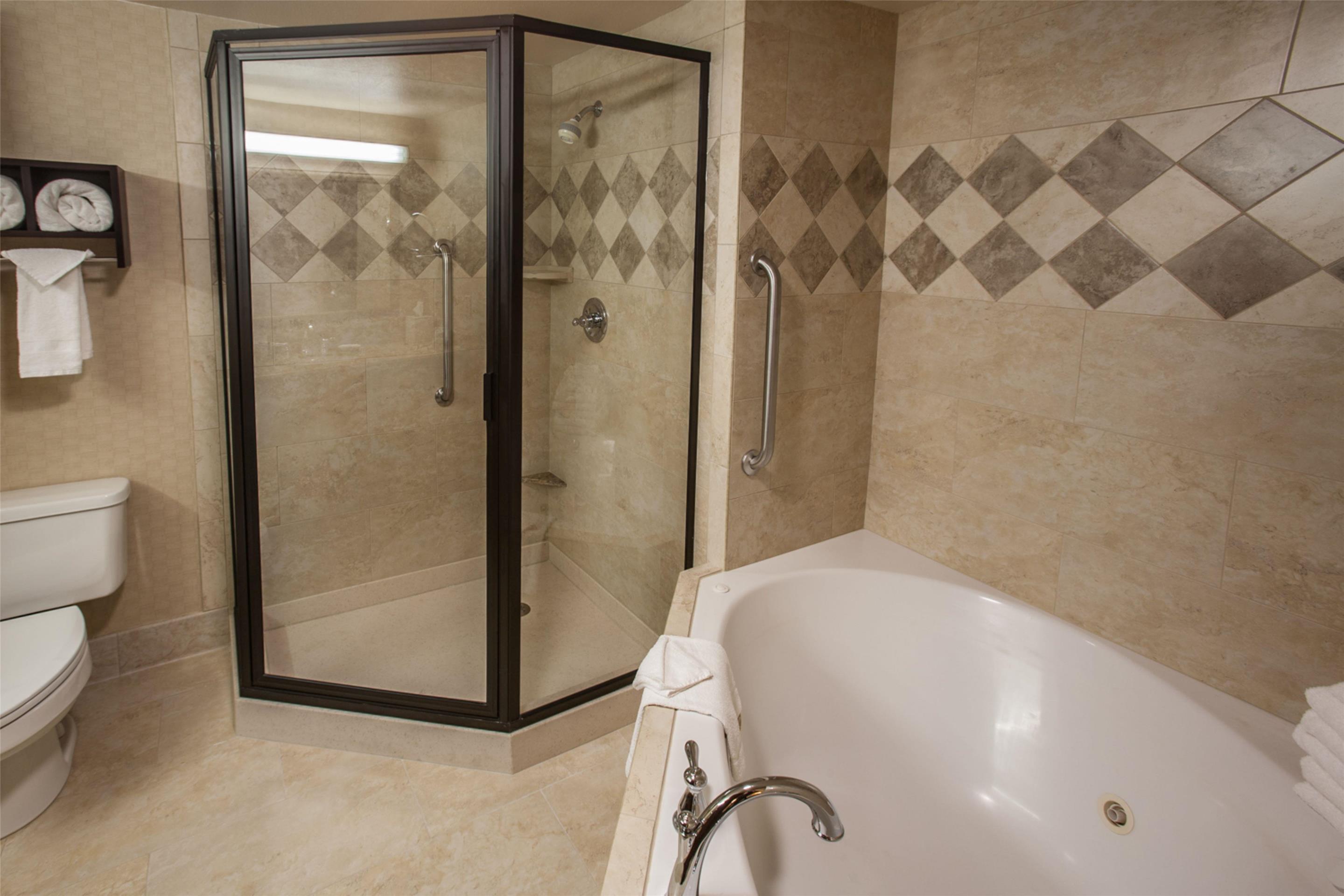 Guest room bath