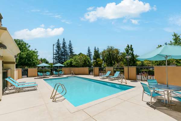Pool - Hampton Inn & Suites West Sacramento - I-80, Exit 83