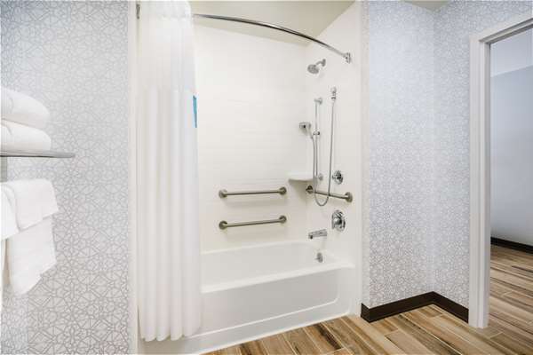  - Hampton Inn & Suites West Sacramento - I-80, Exit 83