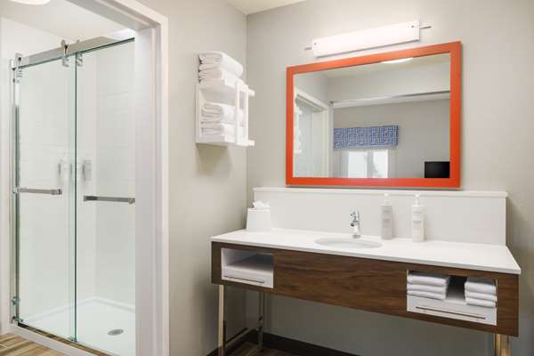  - Hampton Inn & Suites West Sacramento - I-80, Exit 83