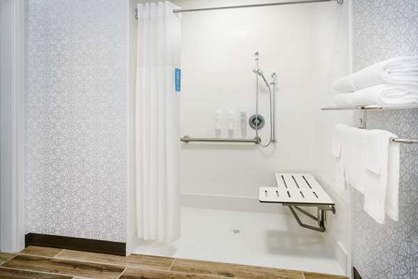  - Hampton Inn & Suites West Sacramento - I-80, Exit 83