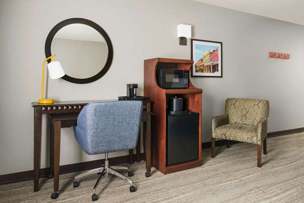  - Hampton Inn & Suites West Sacramento - I-80, Exit 83