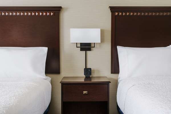  - Hampton Inn & Suites West Sacramento - I-80, Exit 83