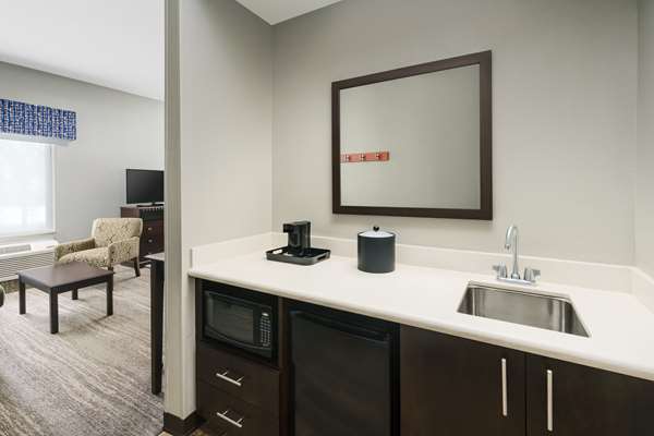  - Hampton Inn & Suites West Sacramento - I-80, Exit 83