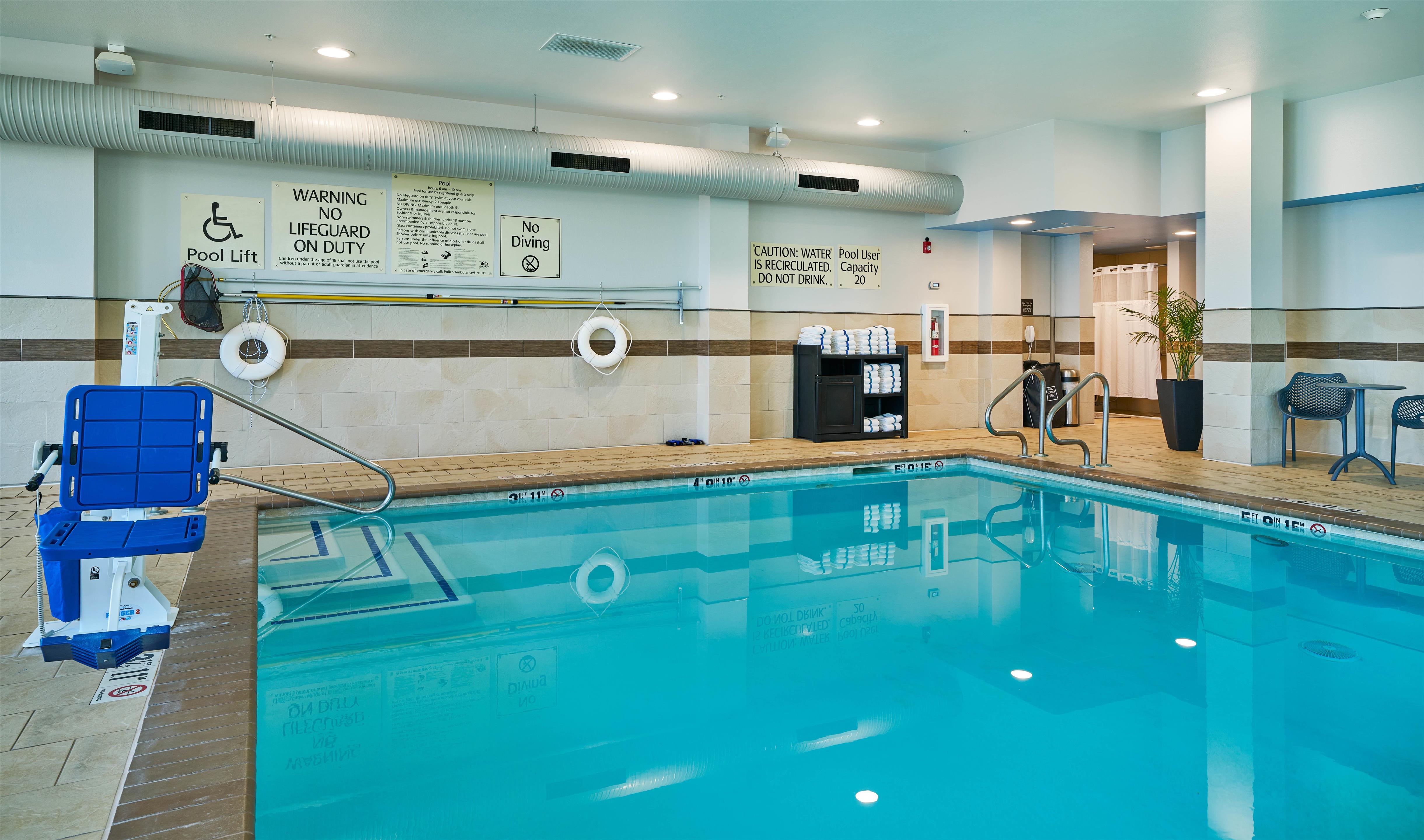 Pool | Hampton Inn & Suites Salinas