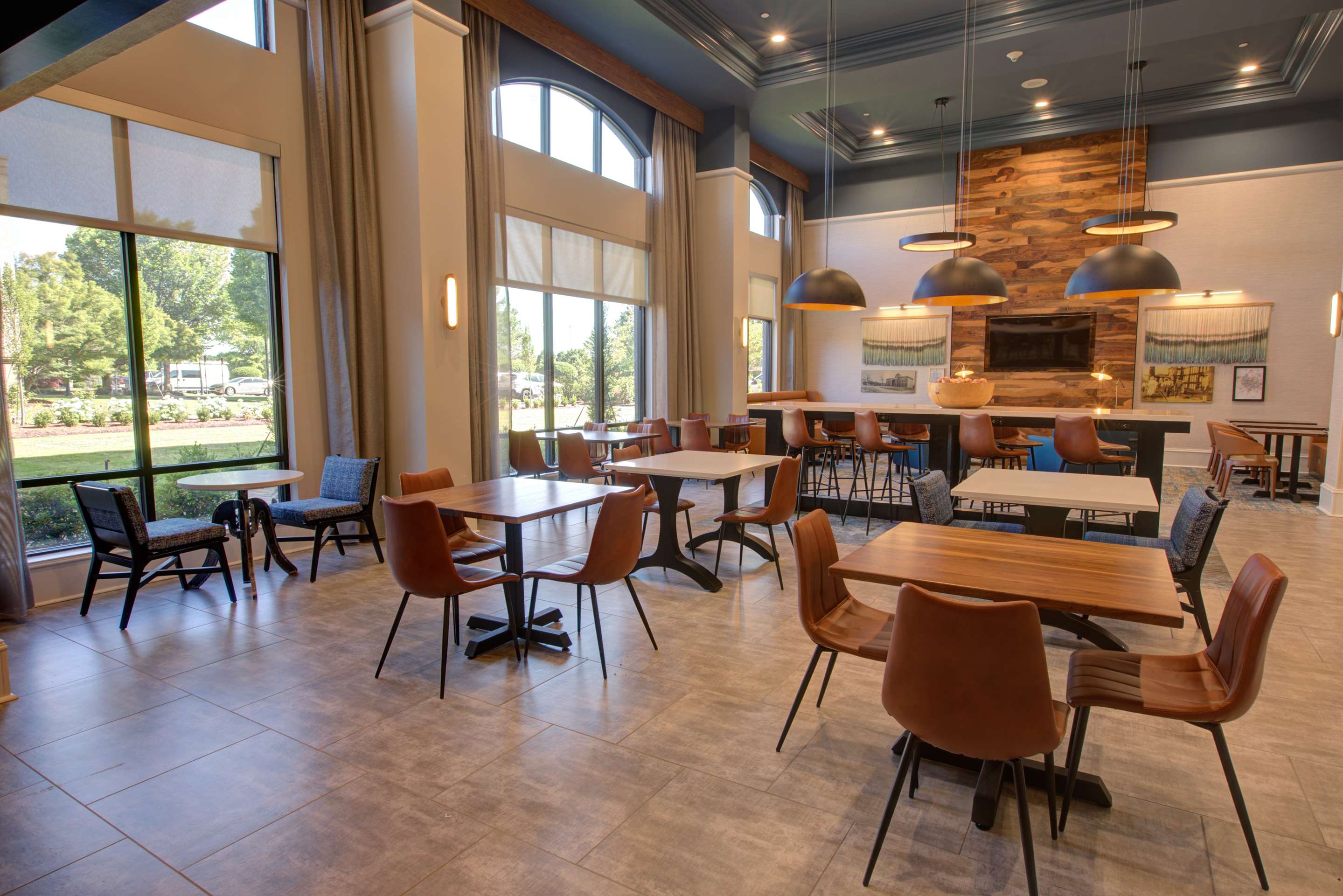 Breakfast Area | Hampton Inn & Suites Spartanburg-I-26-Westgate Mall