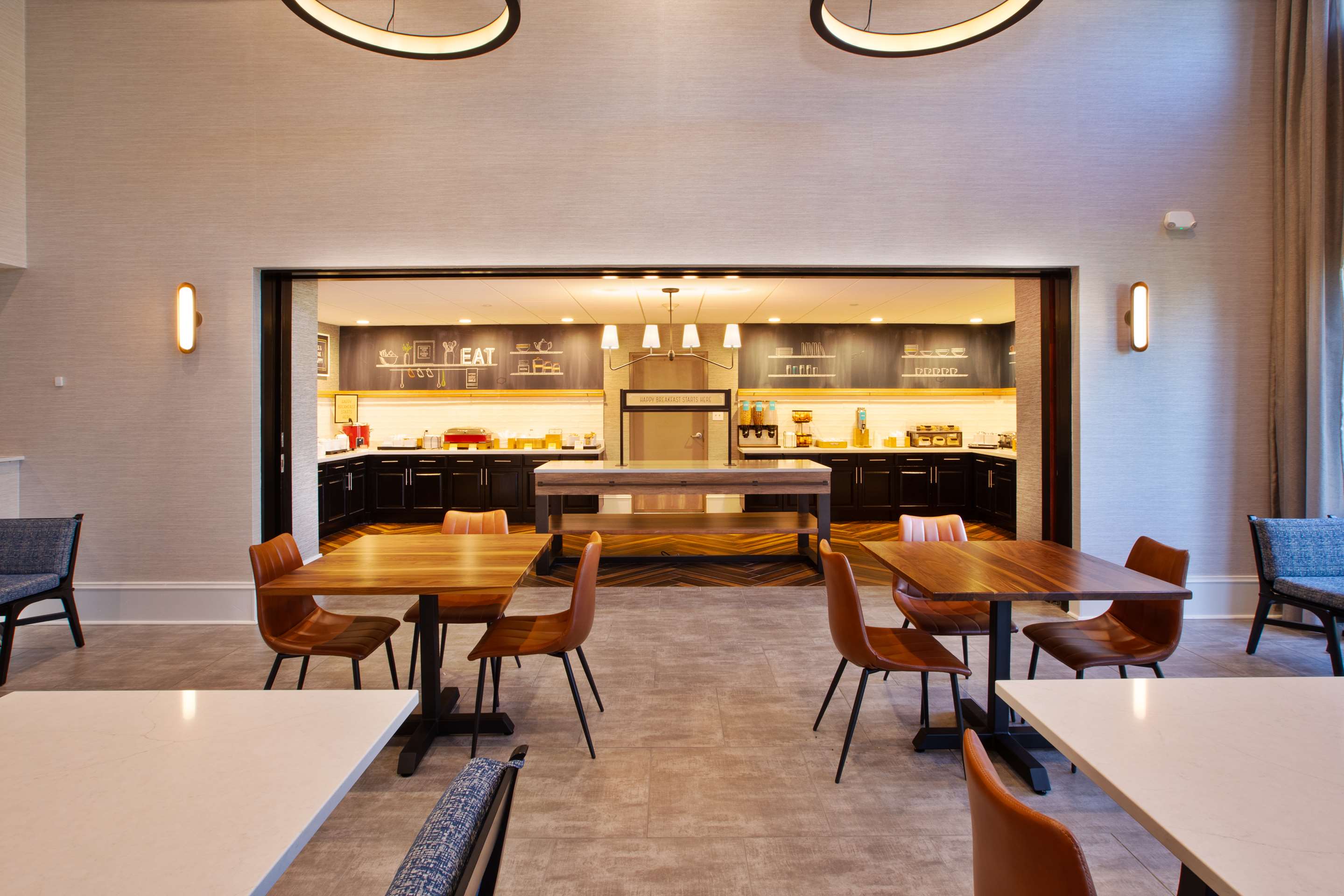Breakfast Area | Hampton Inn & Suites Spartanburg-I-26-Westgate Mall
