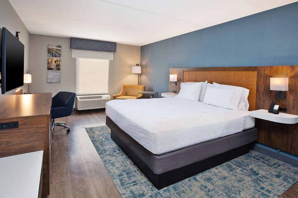 Hampton Inn & Suites Spartanburg-I-26-Westgate Mall - Tap to explore photos