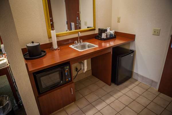  - Hampton Inn & Suites Southwest Springfield - I-72, Exit 93