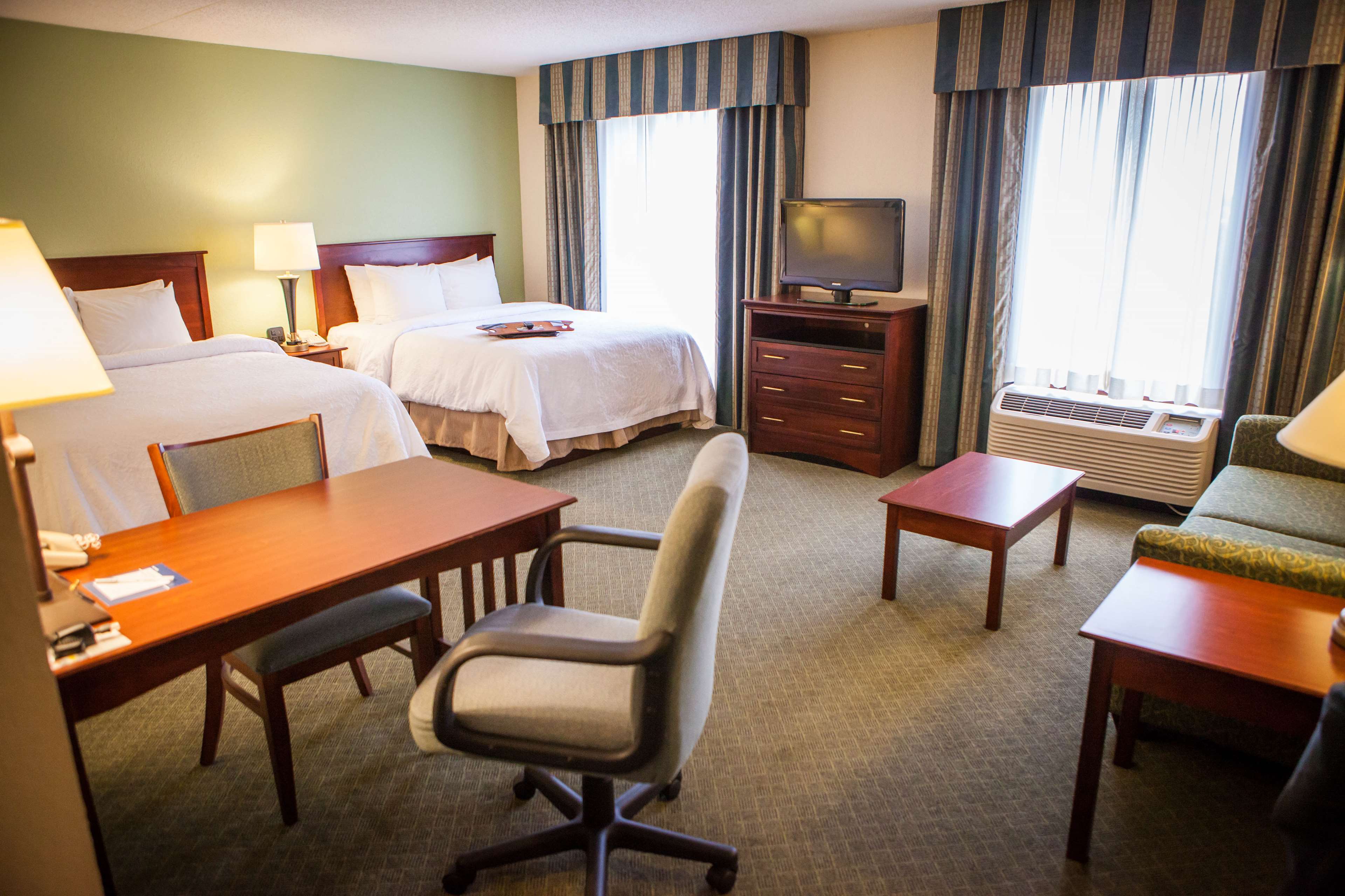 Hampton Inn & Suites, Springfield SW Room Type - 2 QNS STUDIO SUITE NONSMOK