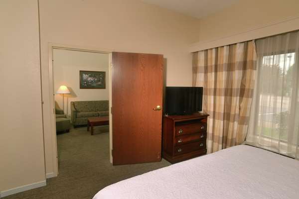  - Hampton Inn & Suites Springfield - I-44, Exit 80