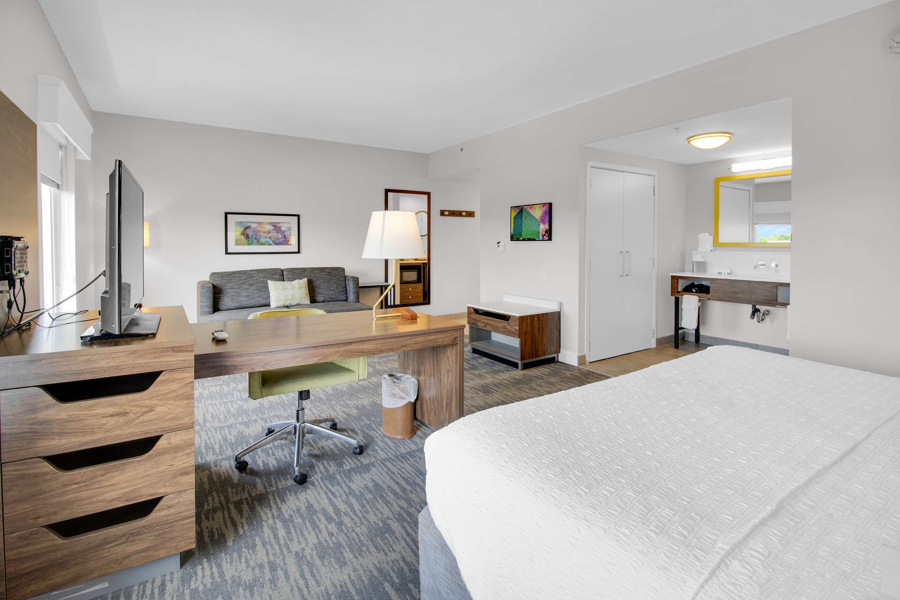 Guest room