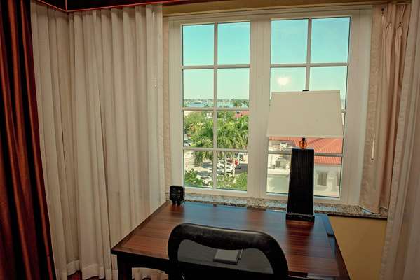  - Hampton Inn & Suites Downtown Bradenton