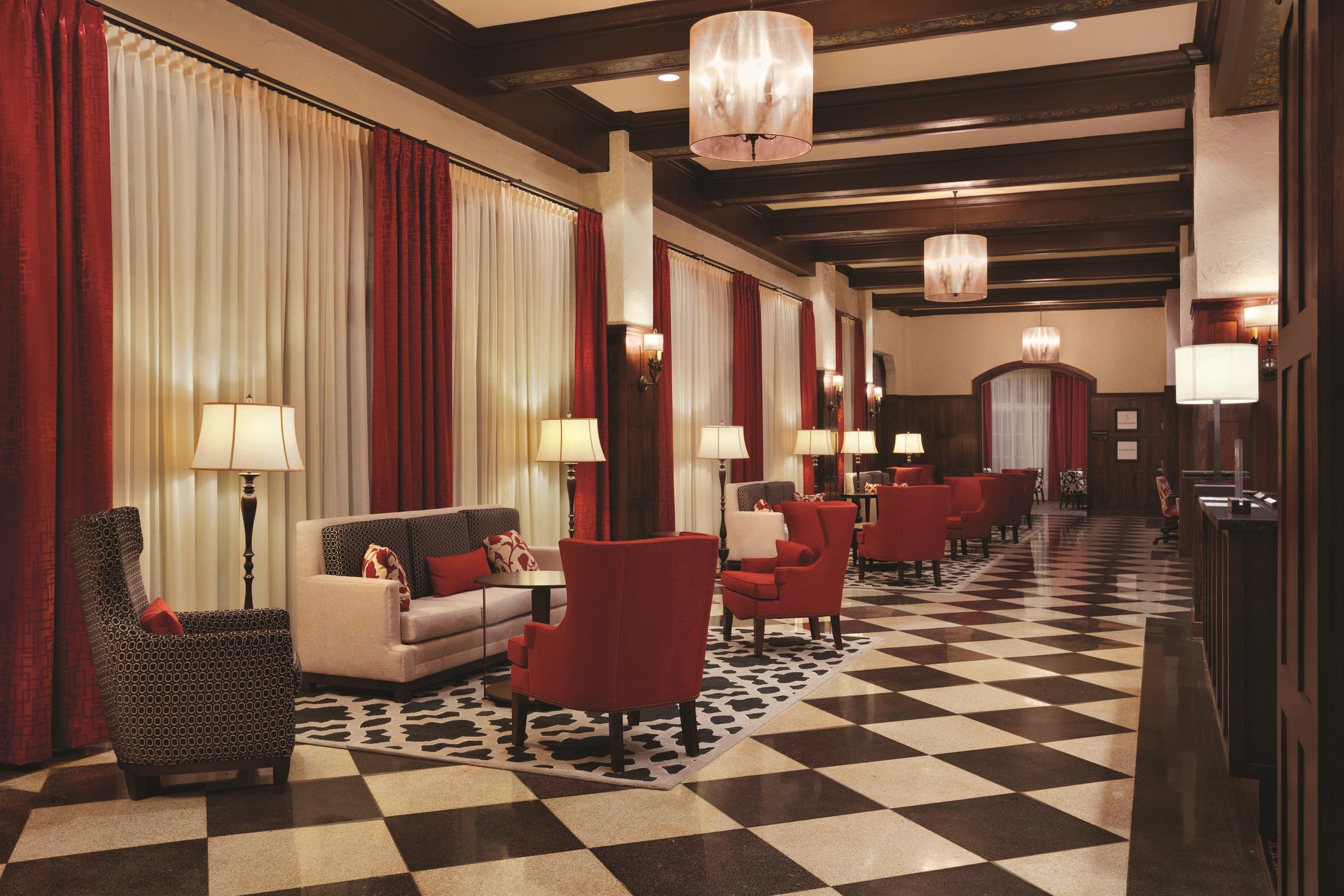 Reception | Hampton Inn & Suites Bradenton Downtown Historic District