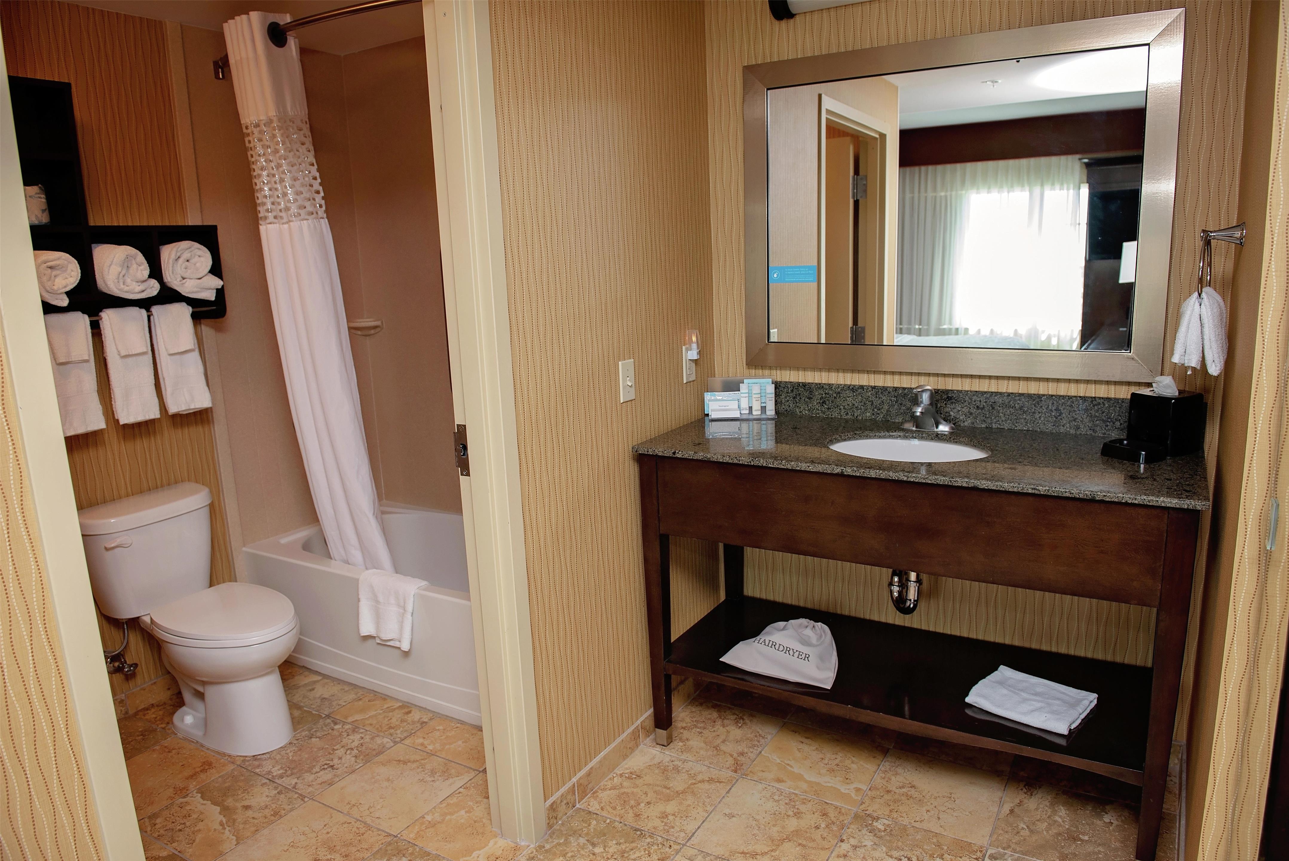 Guest room bath