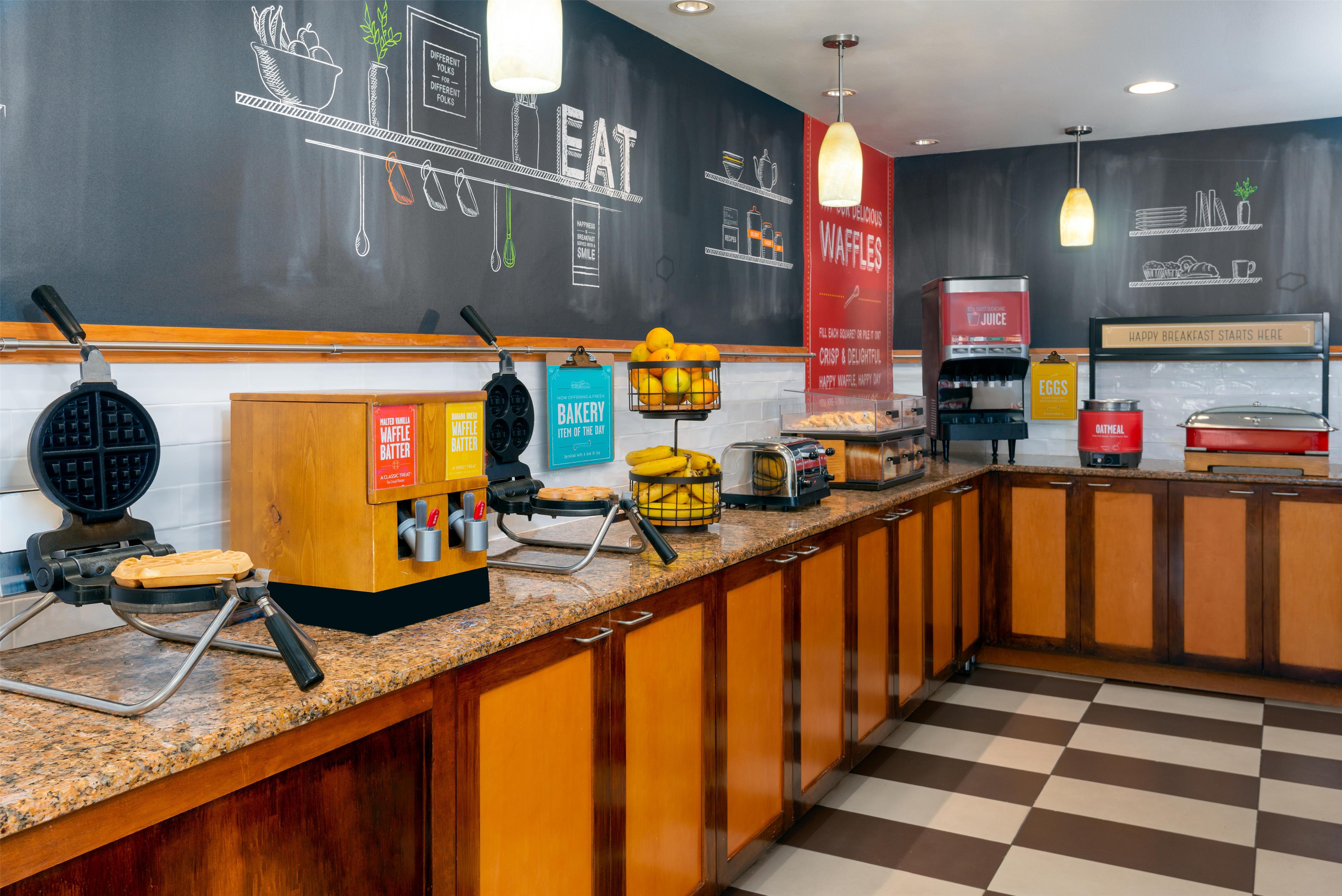 Breakfast Area | Hampton Inn Ellenton/Bradenton