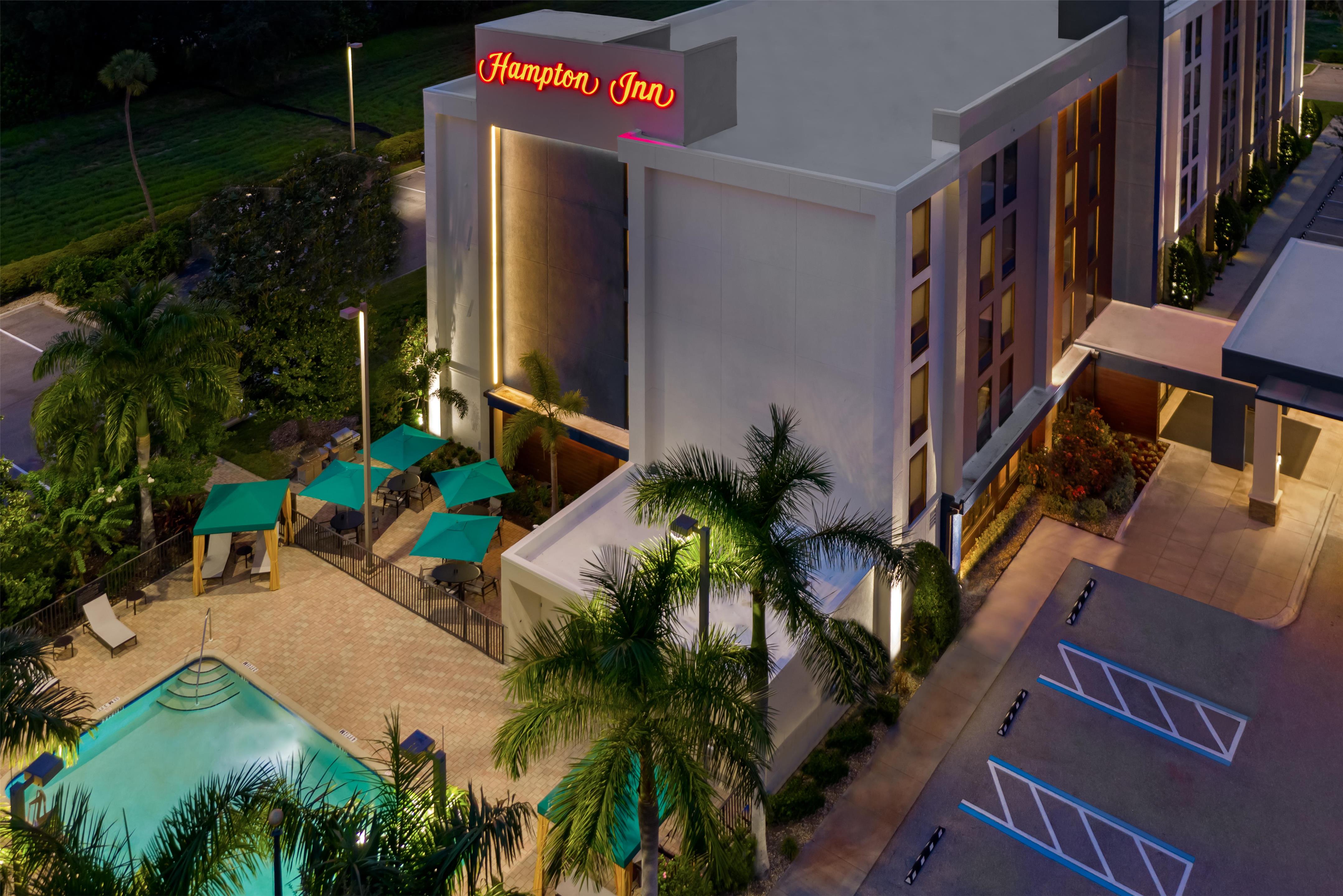 Pool | Hampton Inn Ellenton/Bradenton